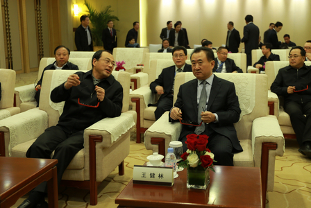 Chairman Meets Party Chief of Wuhan