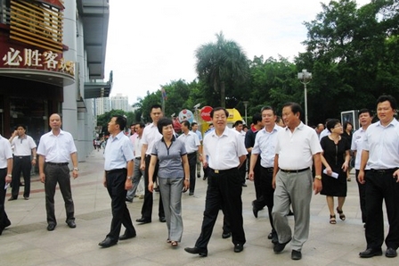 南宁市领导视察南宁万达广场