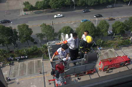 长沙步步高广场万达影城参加大型消防演练 4个消防中队参加