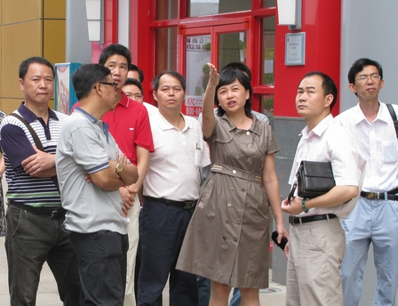 清华深圳总裁班到南宁万达广场考察工作