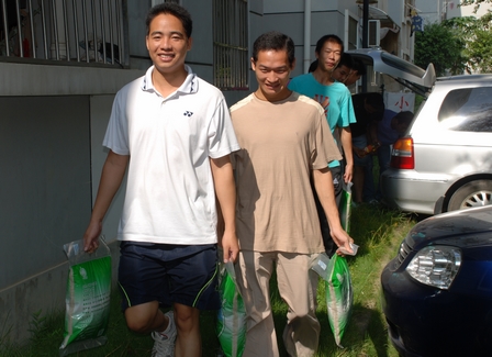 南宁商管再次走进社区慰问特困户