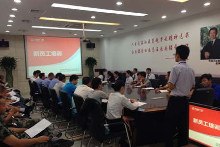 万达泉州商管公司针对新员工组织入职和消防双重培训 