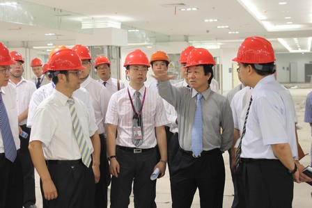 集团总裁丁本锡赴苏州万达广场指导工作