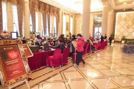 武汉万达中心万达公馆首批房主集中入伙