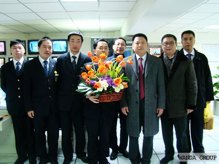公司领导与万达各地一线员工们共贺新春