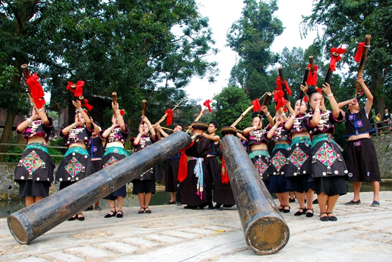 苗族大芒筒吹奏