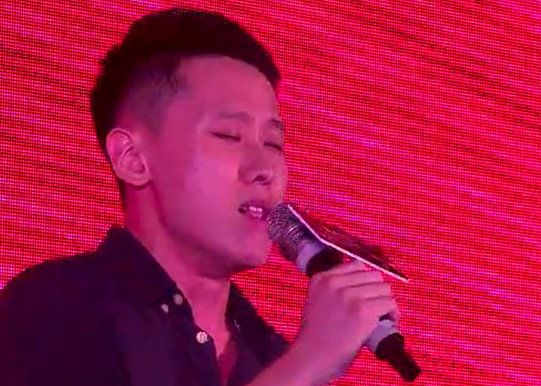 刘皓华青岛赛区冠军(378)(201)黄昊楠青岛赛区获奖歌手(3944)(1783)于