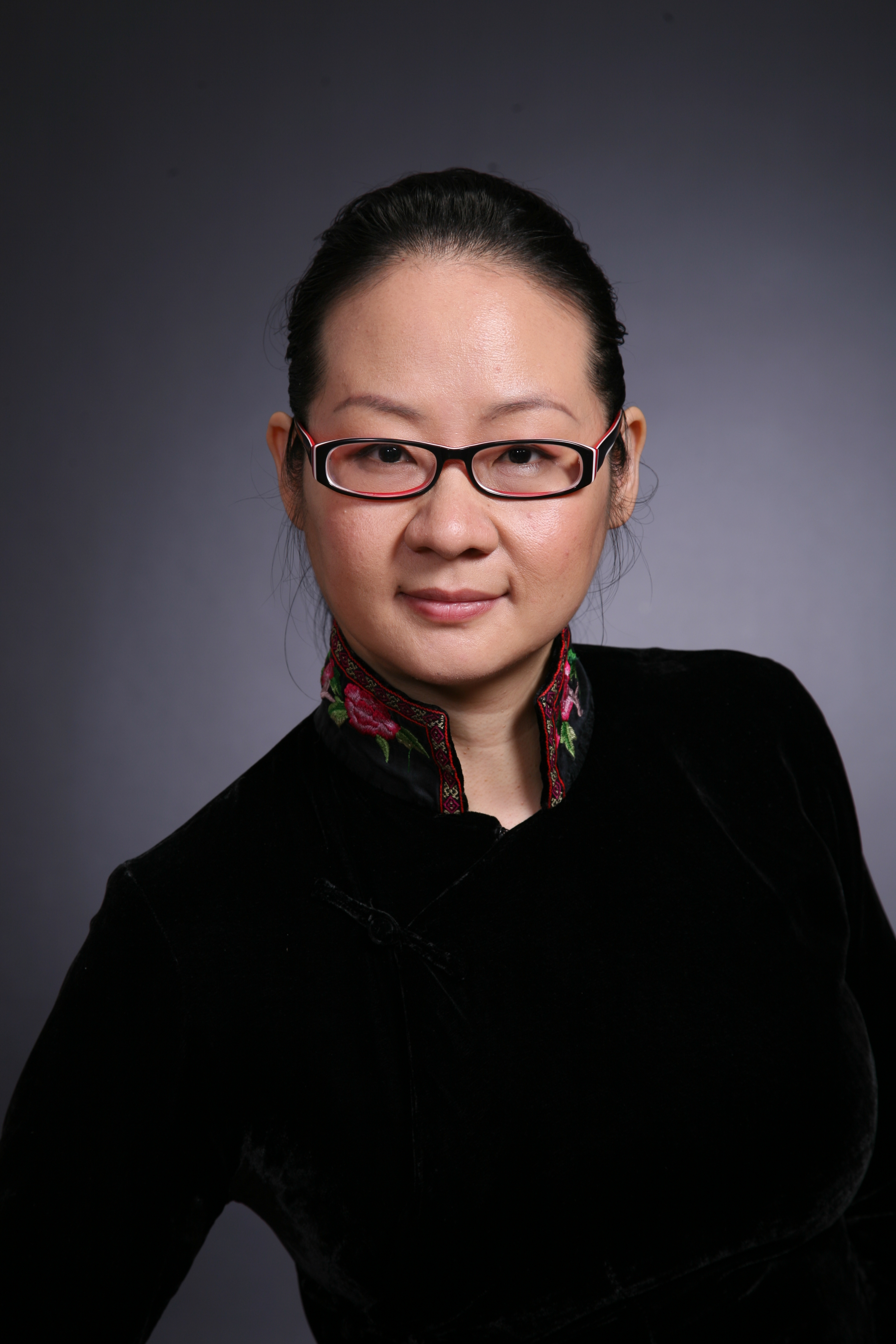 张春蔚,经济学者,专栏作家,主持人,出品人.