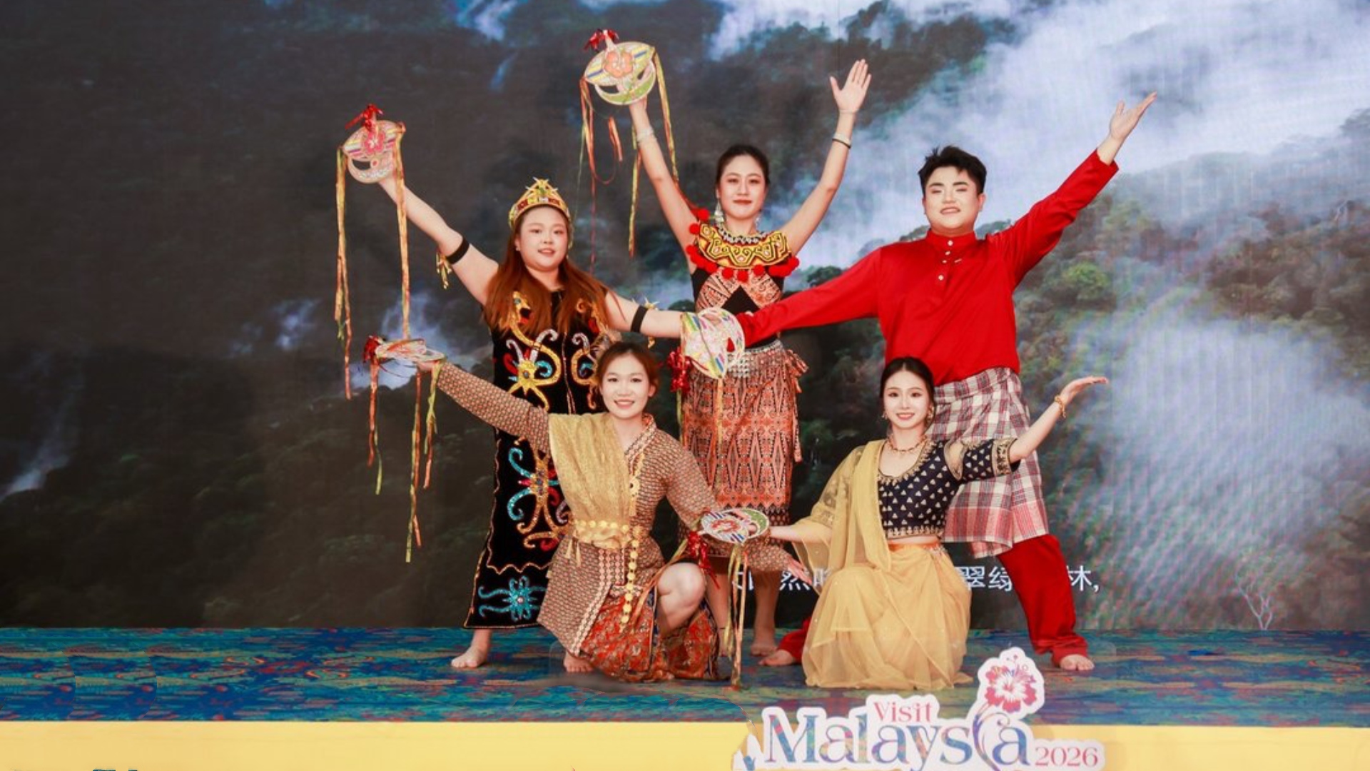 青島李滄萬(wàn)達(dá)廣場(chǎng)舉辦馬來(lái)西亞旅游嘉年華