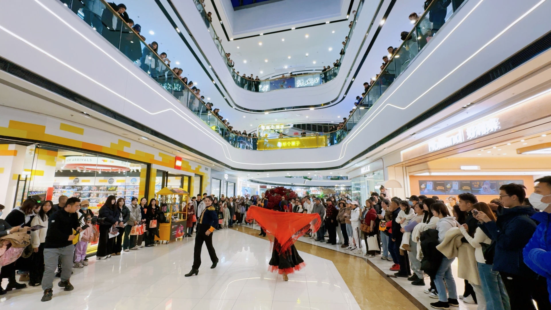 牡丹江西安萬達廣場舉辦中古建交65周年特別活動