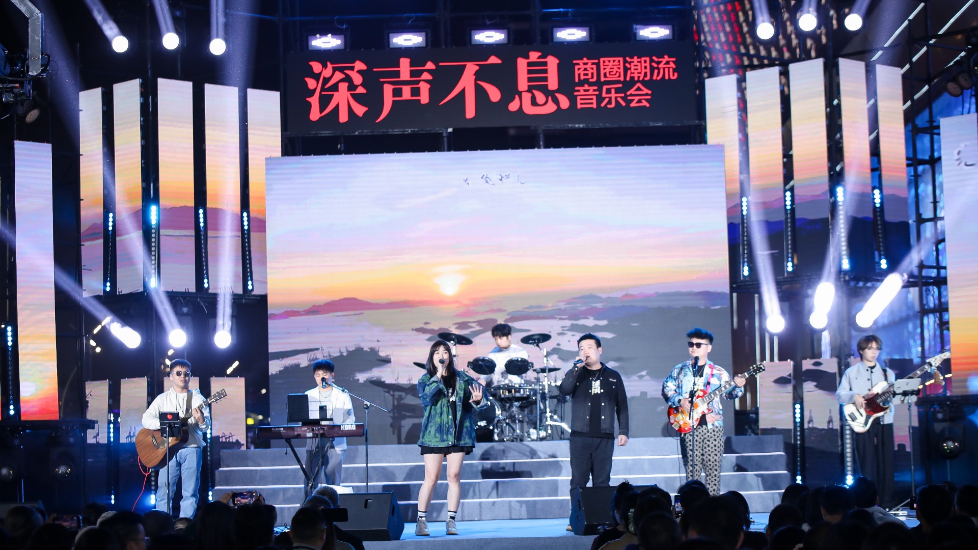 深圳龍崗萬(wàn)達(dá)廣場(chǎng)舉辦“深聲不息”潮流音樂(lè)會(huì)