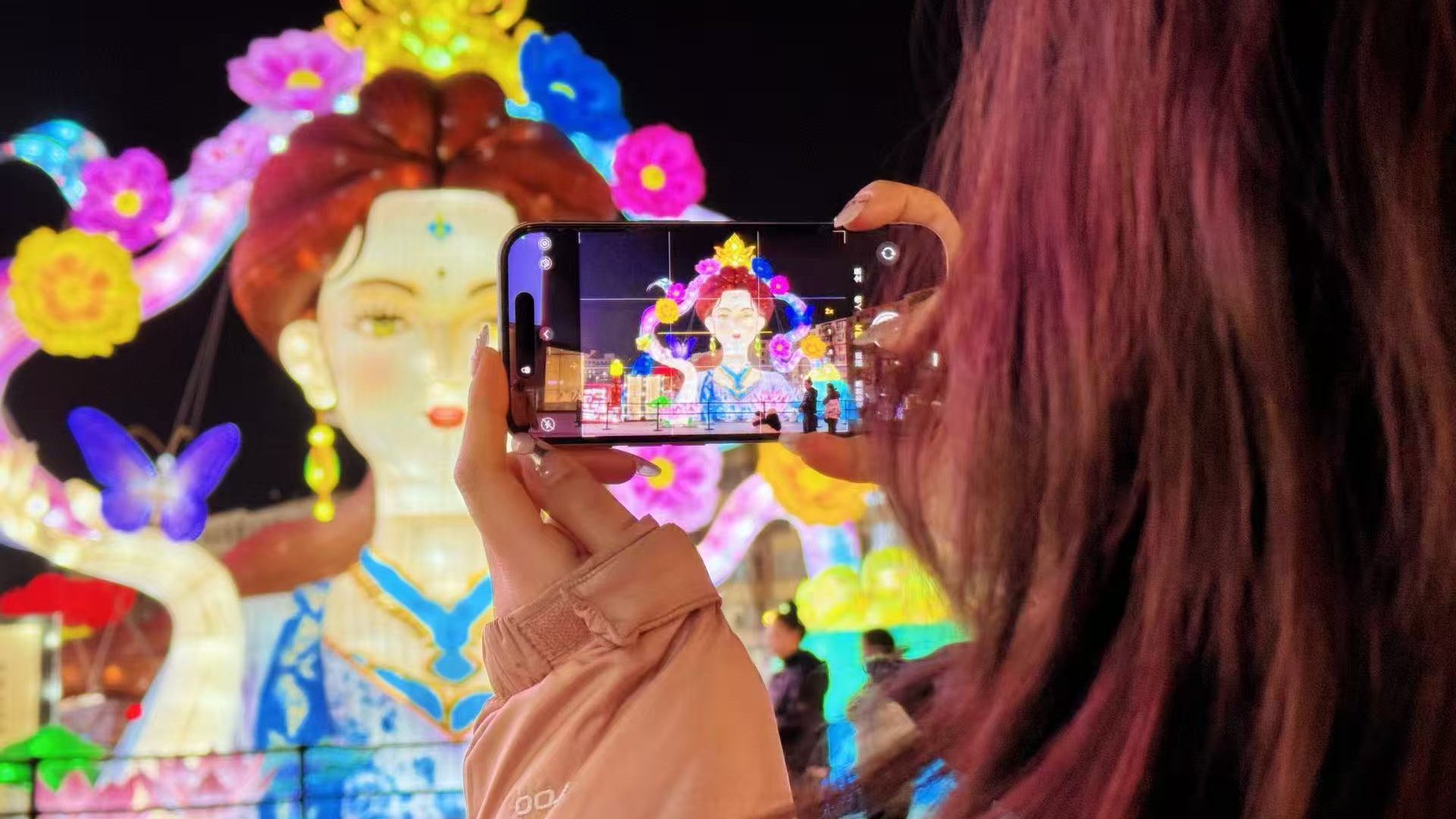 長春上海路萬達(dá)廣場打造國風(fēng)燈海成新春頂流打卡地