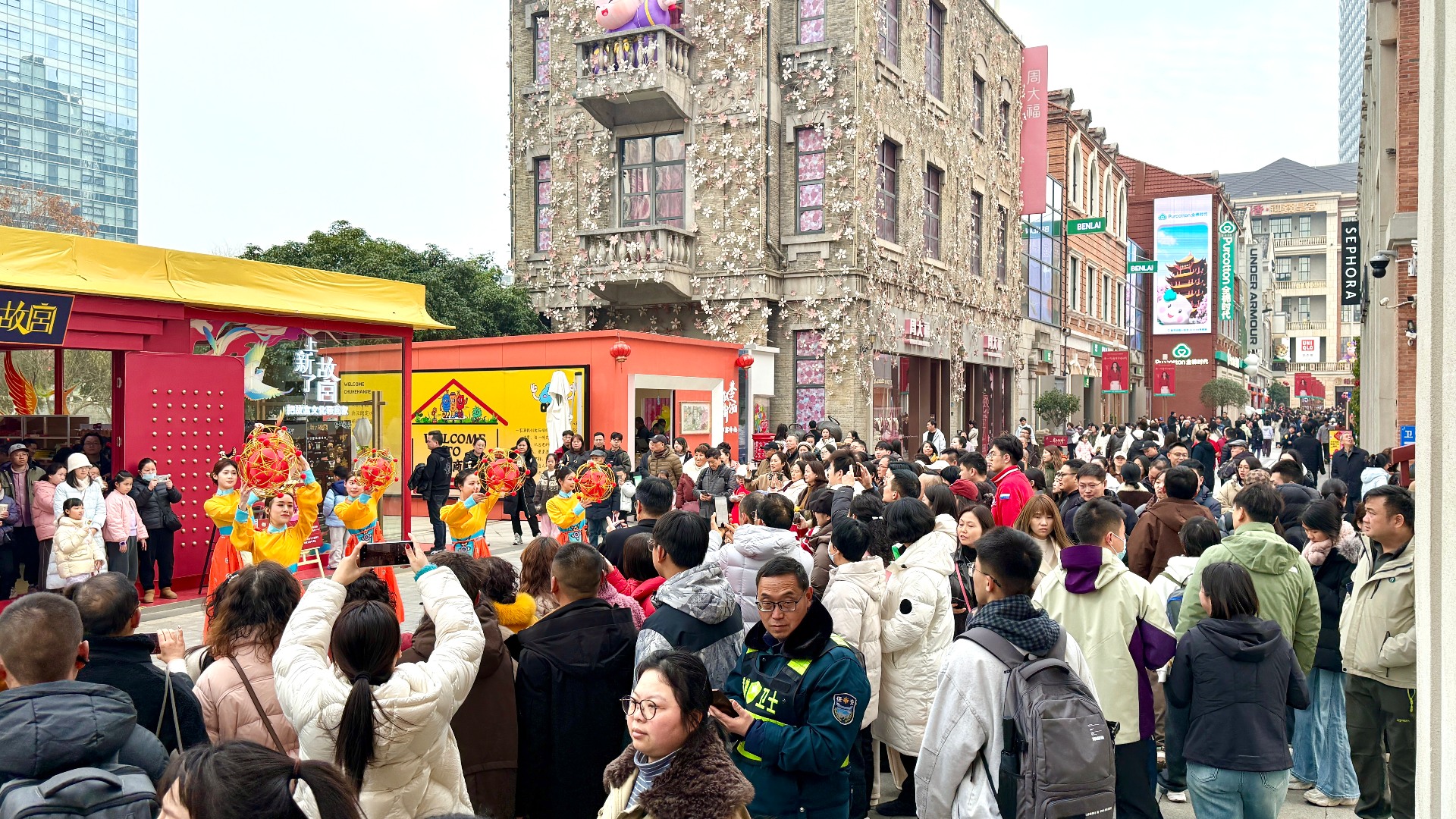 武漢楚河漢街引入華中首家故宮慢閃店