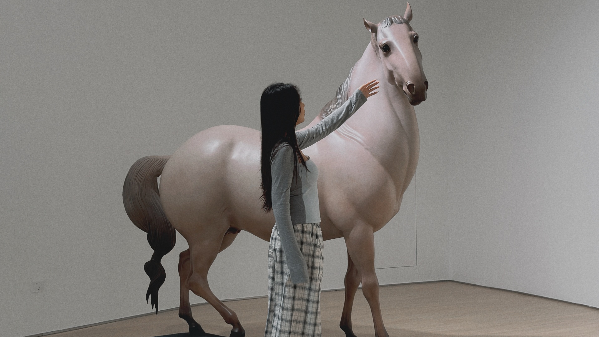 鄂尔多斯东胜万达广场举办“马回草原”艺术展