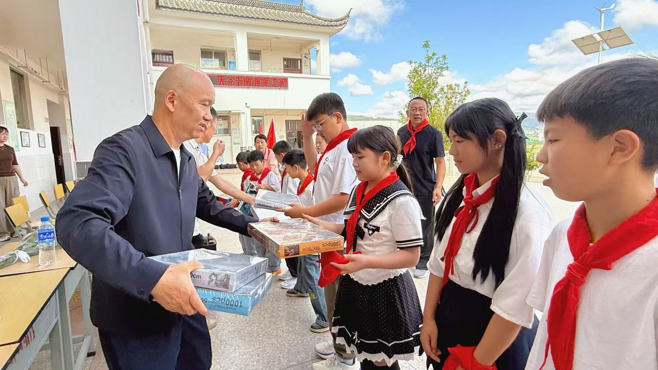 玉溪红塔万达广场开展“益心向南”公益行动