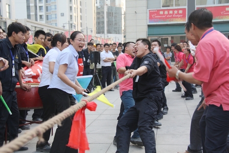 唐山商管成功举办拔河比赛