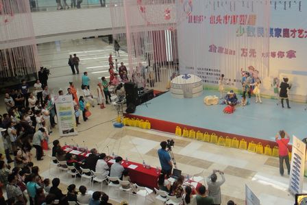 包头万达广场举办少数民族家庭才艺大赛