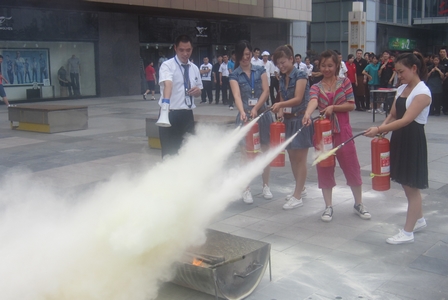 襄阳万达广场举办2012年度消防演练活动