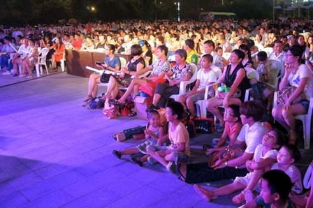 绍兴柯桥万达广场举办万达之夜全民才艺PK赛