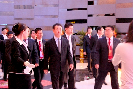 王健林董事长视察漳州万达影城慰问一线员工
