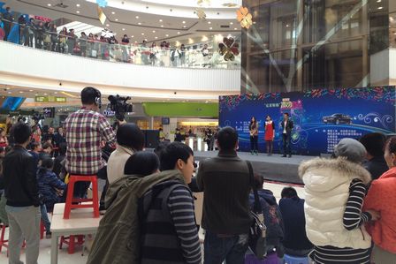 宜昌万达举行“倾城钜献·乐享两周年”系列店庆活动