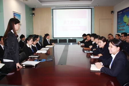 洛阳万达百货召开员工座谈会