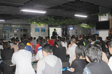 天津河东万达商管公司组织开展礼仪服务专项培训