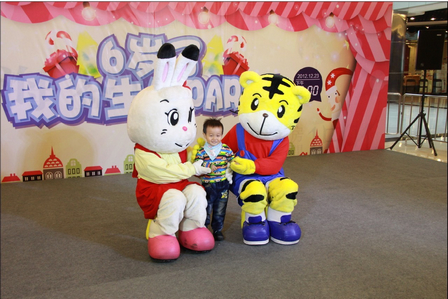 上海五角场万达广场庆祝开业六周年