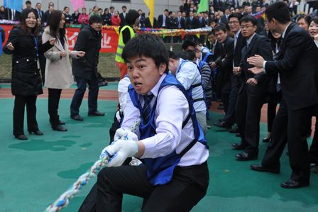 2013年集团总部员工拔河比赛圆满落幕