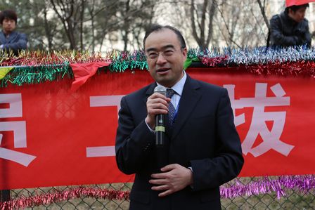 2013年集团总部员工拔河比赛圆满落幕