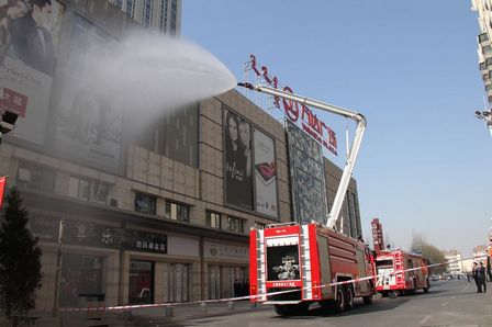 包头万达广场举行第二季度消防安全疏散演习