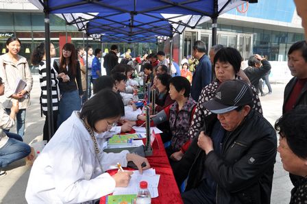 与名医面对面 常州新北万达广场举行大型义诊活动