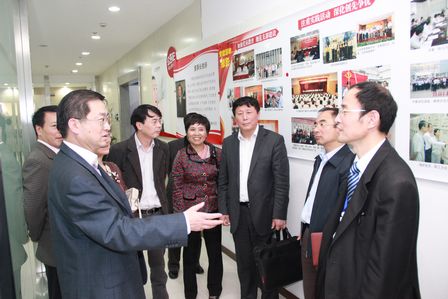 上海市社会工作党委书记在五角场万达调研党建工作 
