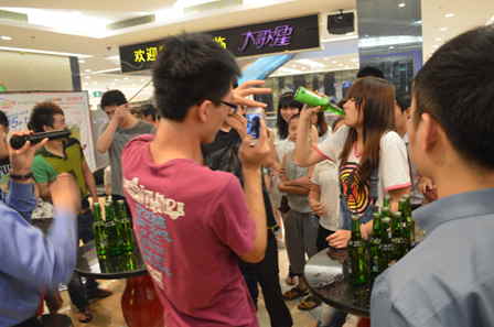 福建莆田万达大歌星啤酒节隆重开幕 啤酒爱好者轮番上阵 