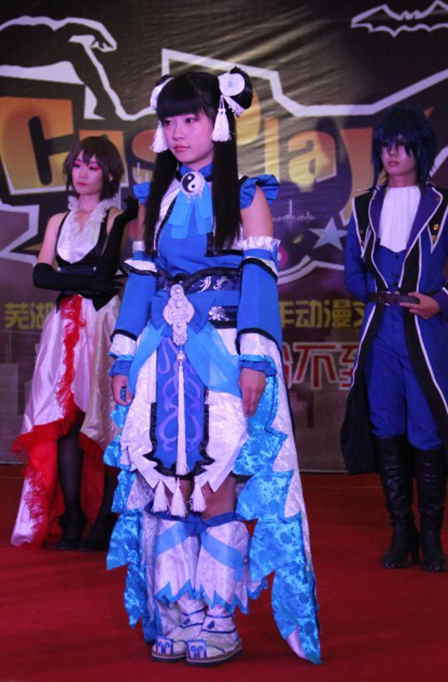 安徽芜湖镜湖万达广场举办Cosplay大赛 动漫盛事吸引人气