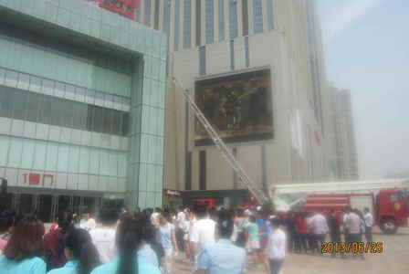 石家庄万达影城参加年度大型消防实战疏散演习 