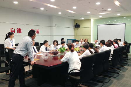 芜湖镜湖万达百货召开员工座谈会 大合唱迎接新任总经理